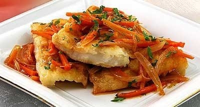 Пеленгас с морковью и сельдереем Пеленгас с морковью и сельдереем