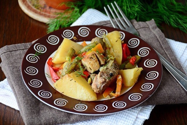 Мясное рагу в горшочке