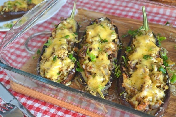 Баклажаны, фаршированные куриными пупками