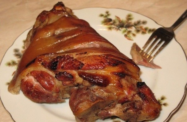 Безумно вкусная свиная рулька &laquo;Великолепная&raquo;. Пальчики оближите!!!