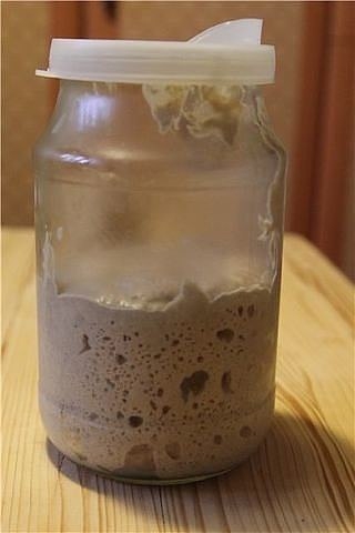 КАК ПРИГОТОВИТЬ ЗАКВАСКУ ДЛЯ ХЛЕБА И ВЫПЕЧКИ.