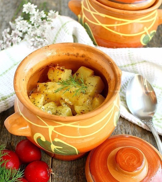 Картошка со свининой в горшочках Картошка со свининой в горшочках