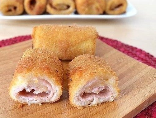 ЖАРЕНЫЕ РУЛЕТИКИ ИЗ ХЛЕБА C СЫРОМ И ВЕТЧИНОЙ