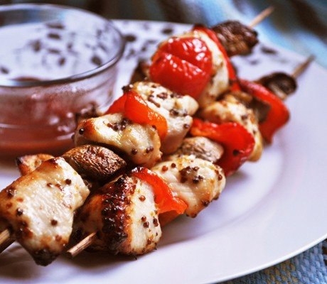 Куриные шашлычки с перцем и грибами Куриные шашлычки с перцем и грибами