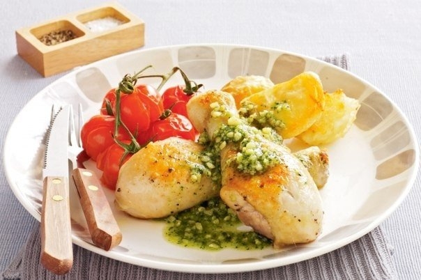 ЗАПЕЧЕННАЯ КУРОЧКА С ПЕСТО ЗАПЕЧЕННАЯ КУРОЧКА С ПЕСТО