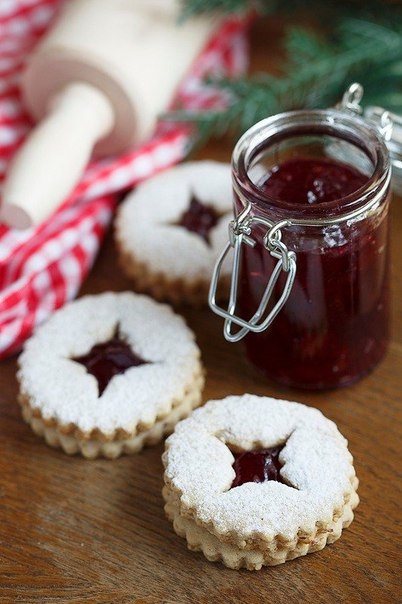 Миндальное печенье с джемом