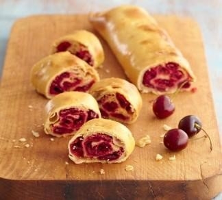 Венгерский ретеш с вишней
