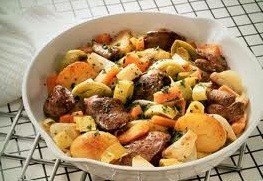 Печень с картофелем и грибами в горшочке
