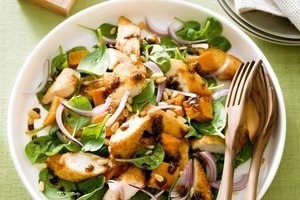 Салат из курицы с жареной тыквой Салат из курицы с жареной тыквой