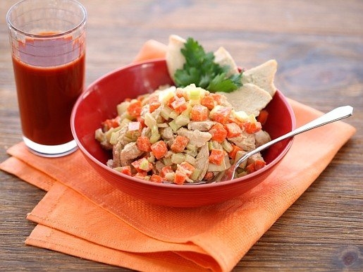 Салат из индейки с овощами