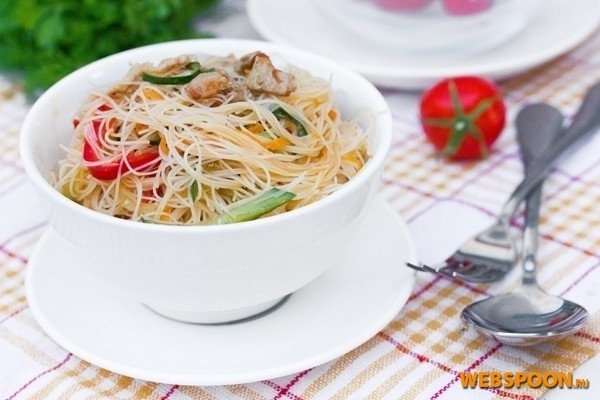 Фунчоза с овощами и свининой