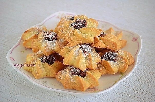 Вкусное, рассыпчатое и нежное печенье 'Курабье'.