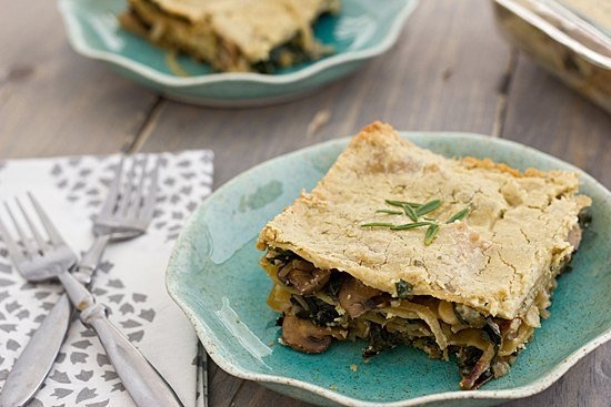 Лазанья с грибами, капустой и соусом из кешью и розмарина Лазанья с грибами, капустой и соусом из кешью и розмарина
