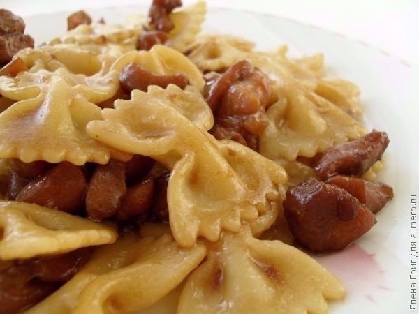 Паста фарфалле с курицей