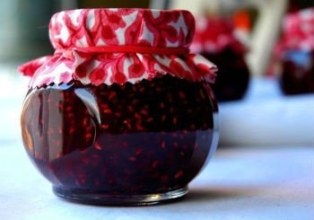 Варенье из малины с черной смородиной