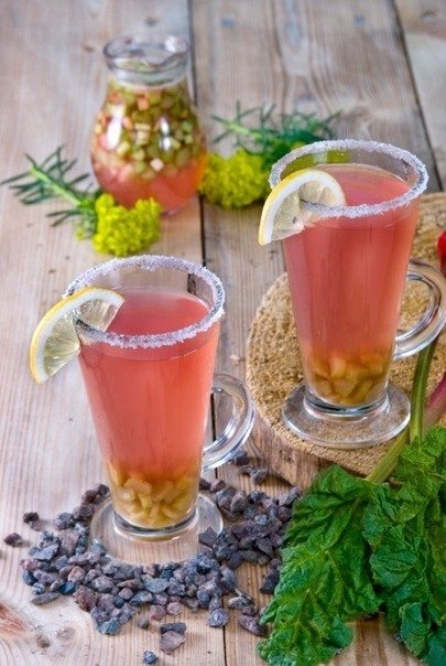 Квас из ревеня
