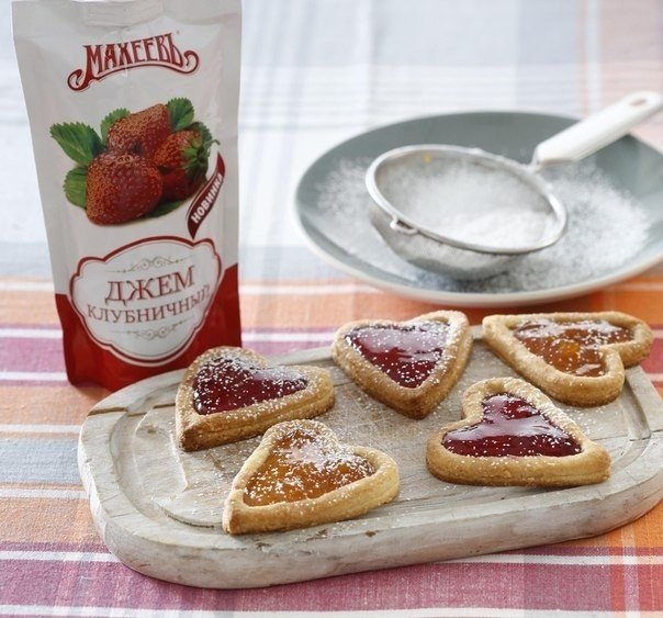 Миндальное печенье-сердечки с джемом или шоколадом