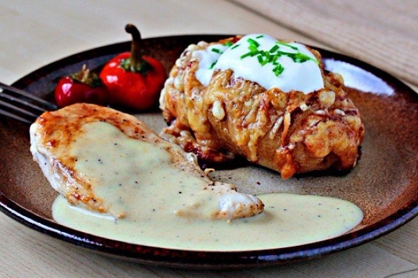 Запеченный картофель с чесноком и сыром