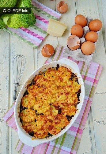 Гратен из савойской капусты и картофеля