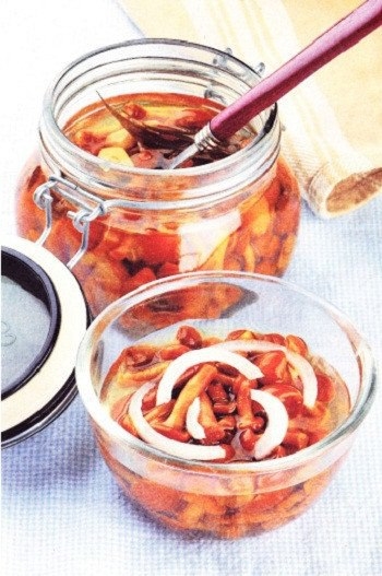 Опята маринованные