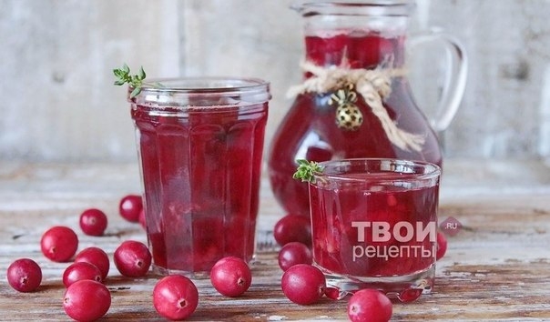 Ягодный компот с тимьяном