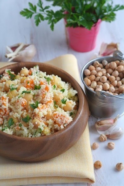 Салат из тыквы с нутом и кус-кусом