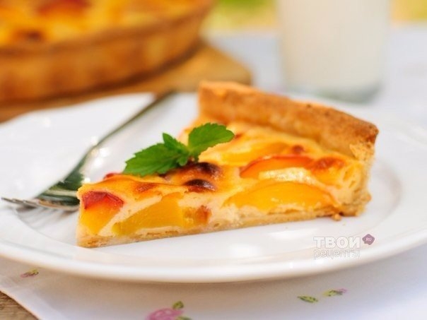 Пирог с персиками