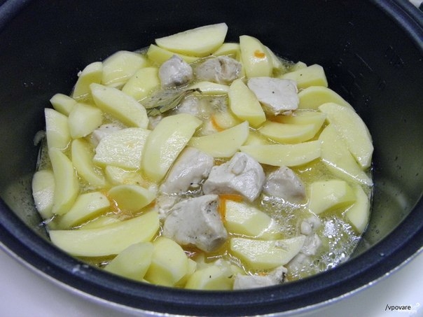 Куриная грудка с картошкой в мультиварке