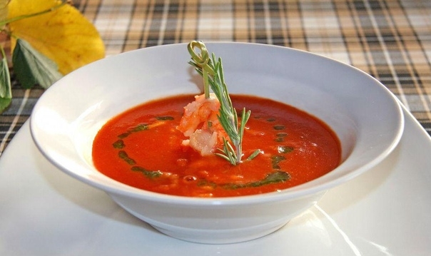 Диетический томатный суп с морепродуктами