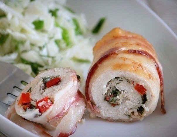 К вам не ходят в гости, потому что вы невкусно готовите? Куриные рулетики в беконе помогут спасти си