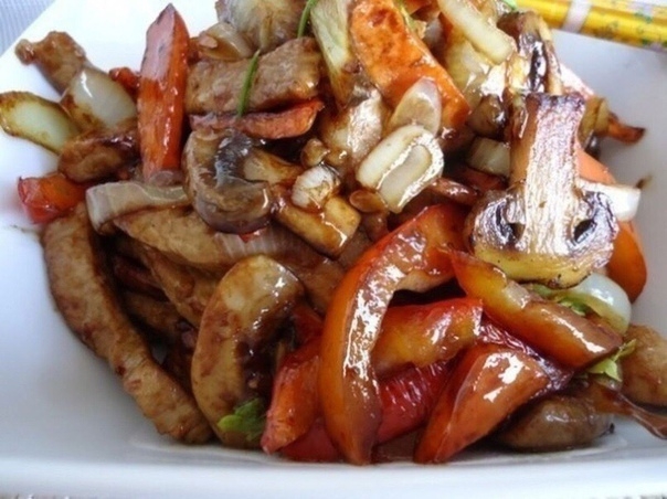 Куриное филе тушенное с овощами