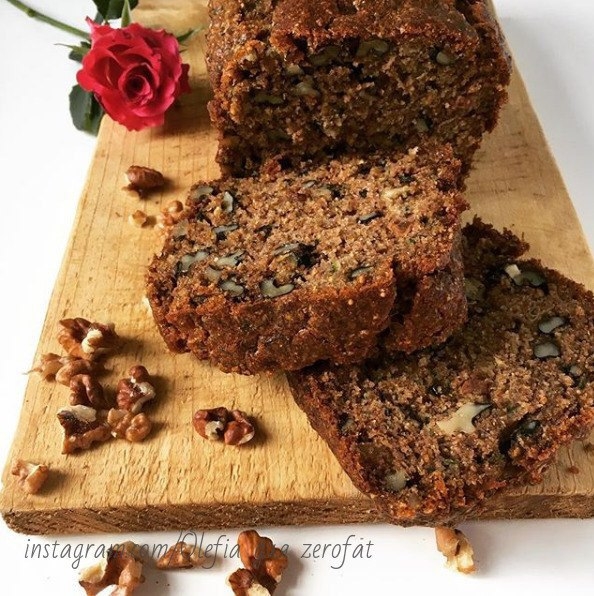 КЕКС С ЦУККИНИ И ГРЕЦКИМИ ОРЕХАМИ