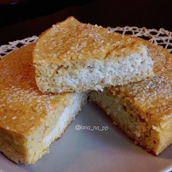 Белковый пирог с курицей и сыром