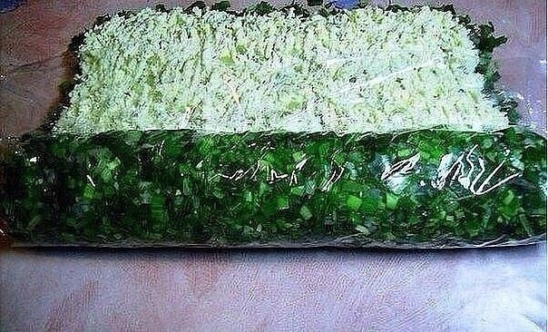 ВКУСНЕЙШИЙ РУЛЕТ С СЕЛЬДЬЮ ЭТА НОВИНКА ПРИДУМАНА ДЛЯ ТОГО,ЧТОБЫ ДОБАВИТЬ КО ВСЕМ ТОРЖЕСТВАМ, ЧТО -ТО