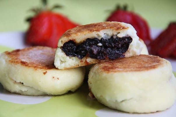 Фитнес-сырники с начинкой Фитнес-сырники с начинкой