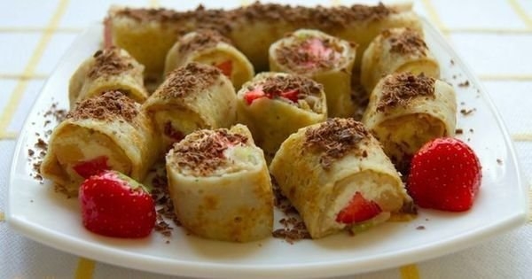 СЛАДКИЕ РОЛЛЫ С ФРУКТОВО-ТВОРОЖНОЙ НАЧИНКОЙ