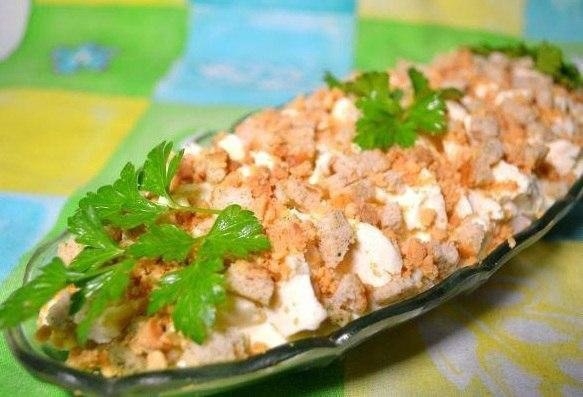 САЛАТИК С ГРИБАМИ И СЫРОМ "ИСКУШЕНИЕ"