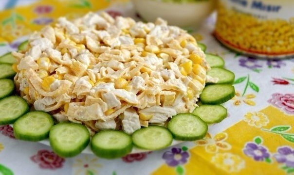 ВКУСНЫЙ САЛАТИК С ЯИЧНЫМИ БЛИНЧИКАМИ И КУРИЦЕЙ