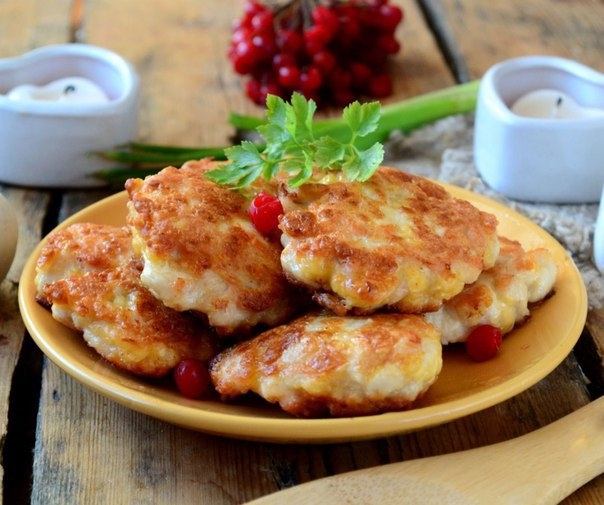 РУБЛЕННЫЙ КОТЛЕТКИ ИЗ КУРИЦЫ