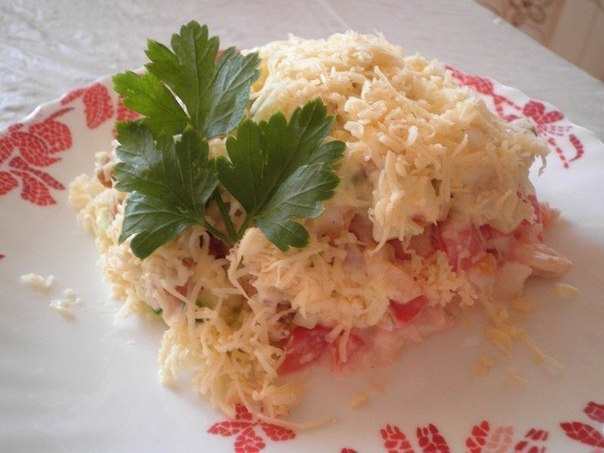 САЛАТ С КУРИНЫМ ФИЛЕ, ОВОЩАМИ И СУХАРИКАМИ САЛАТ С КУРИНЫМ ФИЛЕ, ОВОЩАМИ И СУХАРИКАМИ