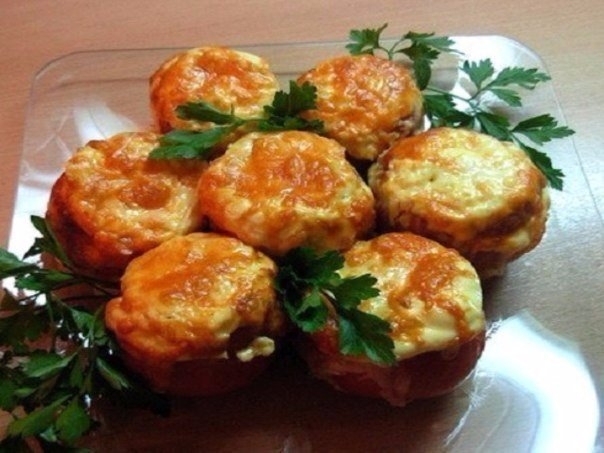 ЗАПЕЧЕННЫЕ ПОМИДОРКИ С КУРИЦЕЙ ЗАПЕЧЕННЫЕ ПОМИДОРКИ С КУРИЦЕЙ