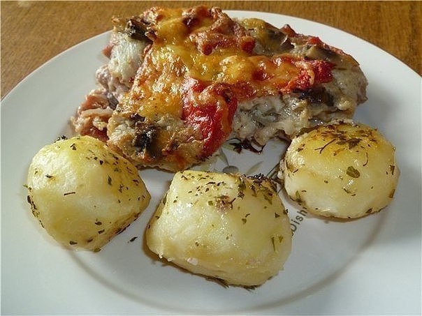 Свинина с овощами и соусом бешамель! Свинина с овощами и соусом бешамель!