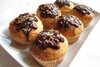 Банановые маффины с изюмом