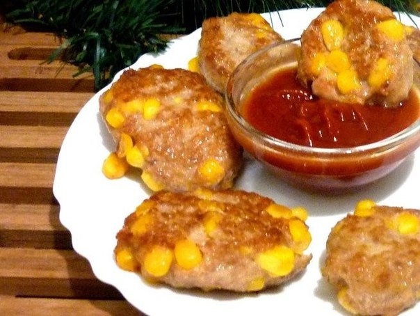 Мясные оладушки с кукурузой