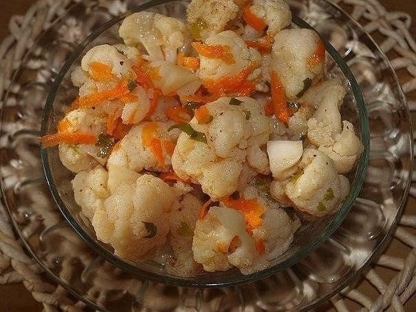 Цветная капуста по-корейски &mdash; очень вкусное диетическое блюдо. Если Вы любите корейские салатики так