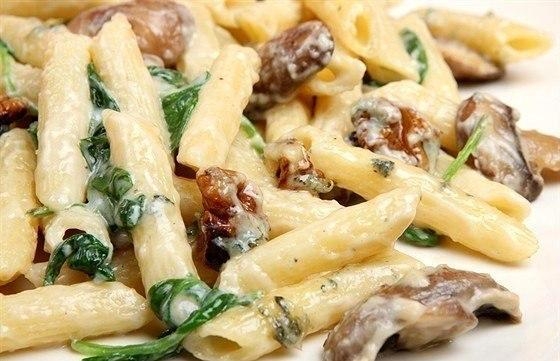 Рецепт: Макароны с грибами и курицей