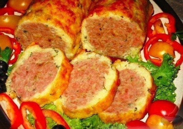 Рецепт: Мясной рулет в сырно-картофельной оболочке