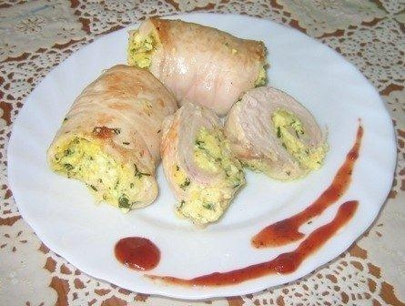 Рецепт: Рулет из куриного филе с творогом