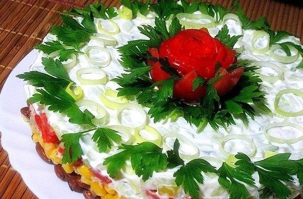 Рецепт: Салат с фасолью, тунцом и кукурузой