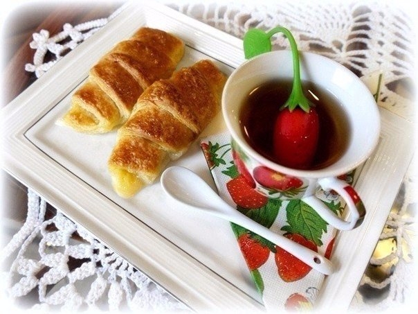 Слойки, (с яблоком и спрайтом, ананасом, шоколадом, разные, всякие)